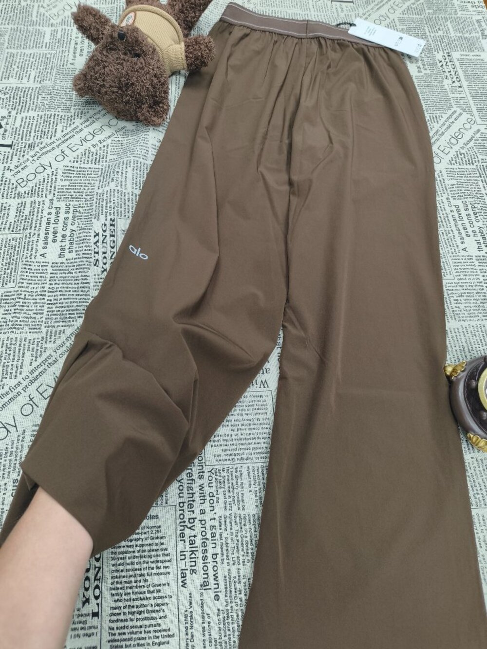 Regular ALO Yoga Espresso Suit up Trouser Cool Girl👧🏻Office to Weekend Style🍹 - Picture 3 of 7